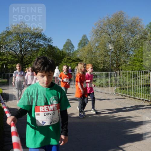 25.04.2025 - Das Zehntel Zöllner http://msf.ph/oto/7758186 26.04.2025 08:51:59 Laufen 2229 meine-sportfotos.de