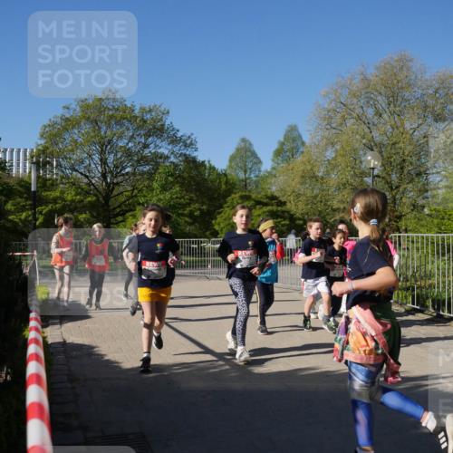 25.04.2025 - Das Zehntel Zöllner http://msf.ph/oto/7758268 26.04.2025 08:52:16 Laufen 12 meine-sportfotos.de