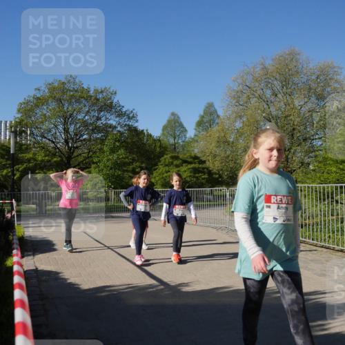 25.04.2025 - Das Zehntel Zöllner http://msf.ph/oto/7758385 26.04.2025 08:52:31 Laufen 2921 meine-sportfotos.de