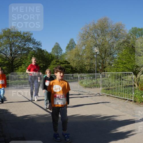25.04.2025 - Das Zehntel Zöllner http://msf.ph/oto/7758518 26.04.2025 08:53:01 Laufen 3660 meine-sportfotos.de