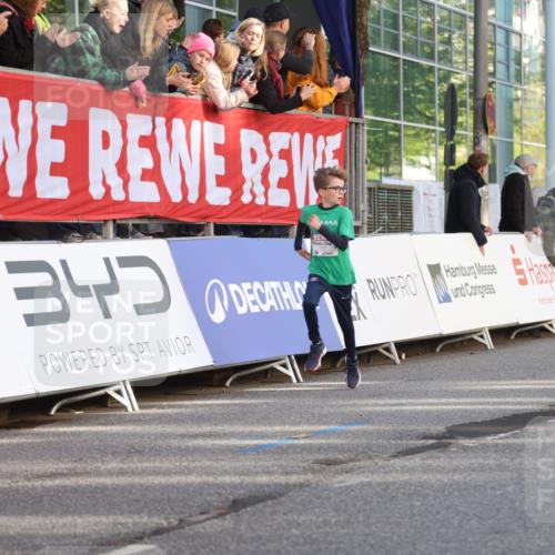 25.04.2025 - Das Zehntel Lena Gebhardt http://msf.ph/oto/7771609 26.04.2025 08:48:04 Ziel 1490, 2715, 3469, 3953 meine-sportfotos.de