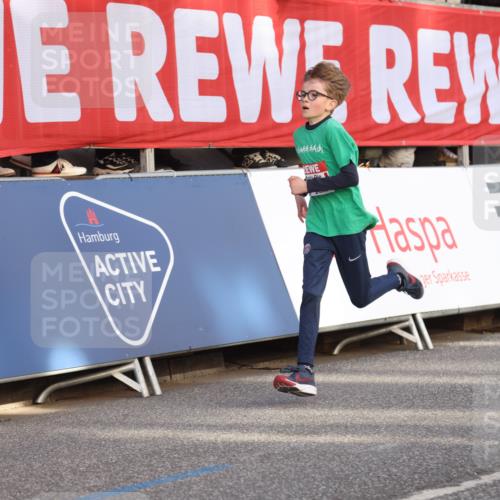 25.04.2025 - Das Zehntel Lena Gebhardt http://msf.ph/oto/7771698 26.04.2025 08:48:06 Ziel 1490, 2715, 3469 meine-sportfotos.de