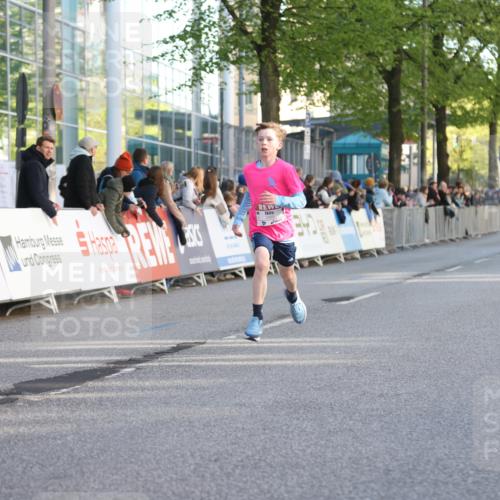 25.04.2025 - Das Zehntel Lena Gebhardt http://msf.ph/oto/7771802 26.04.2025 08:48:22 Ziel 2379, 2715, 3469, 3823 meine-sportfotos.de