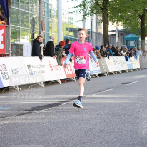 25.04.2025 - Das Zehntel Lena Gebhardt http://msf.ph/oto/7771827 26.04.2025 08:48:23 Ziel 1926, 2379, 2715, 2990, 3469, 3823 meine-sportfotos.de