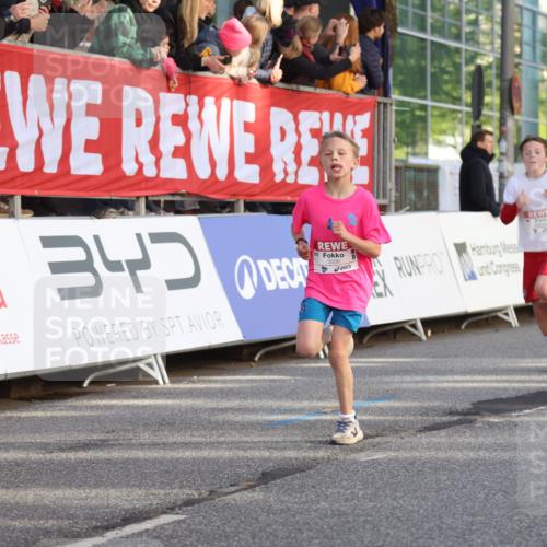 25.04.2025 - Das Zehntel Lena Gebhardt http://msf.ph/oto/7773309 26.04.2025 08:49:07 Ziel 1452, 1754, 1929, 2018, 2696, 3488, 3506, 3606, 3613, 3785, 3792 meine-sportfotos.de