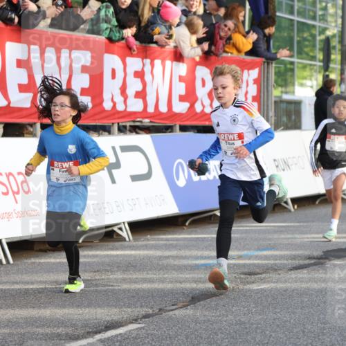 25.04.2025 - Das Zehntel Lena Gebhardt http://msf.ph/oto/7774346 26.04.2025 08:49:33 Ziel 1116, 1537, 1945, 2018, 2021, 2377, 2383, 2513, 2696, 2995, 3488, 3540, 3613 meine-sportfotos.de