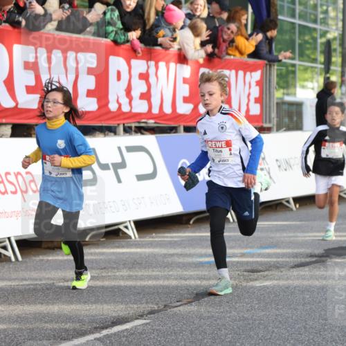 25.04.2025 - Das Zehntel Lena Gebhardt http://msf.ph/oto/7774359 26.04.2025 08:49:33 Ziel 1116, 1537, 1945, 2018, 2021, 2377, 2383, 2513, 2696, 2995, 3488, 3540, 3613 meine-sportfotos.de