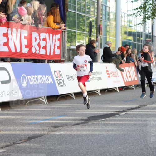 25.04.2025 - Das Zehntel Lena Gebhardt http://msf.ph/oto/7776611 26.04.2025 08:50:16 Ziel 1131, 1283, 1549, 1750, 2014, 2208, 2349, 2363, 2637, 2655, 2728, 2739, 2874, 3233, 3455, 3485, 3527 meine-sportfotos.de