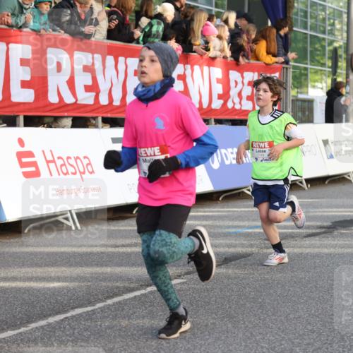 25.04.2025 - Das Zehntel Lena Gebhardt http://msf.ph/oto/7777266 26.04.2025 08:50:23 Ziel 1283, 1458, 1549, 1750, 2014, 2208, 2349, 2363, 2397, 2517, 2637, 2655, 2728, 2739, 2849, 2874, 3233, 3455, 3485, 3527, 3528, 3774 meine-sportfotos.de