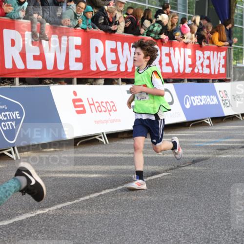 25.04.2025 - Das Zehntel Lena Gebhardt http://msf.ph/oto/7777310 26.04.2025 08:50:23 Ziel 1283, 1458, 1549, 1750, 2014, 2208, 2349, 2363, 2397, 2517, 2637, 2655, 2728, 2739, 2849, 2874, 3233, 3455, 3485, 3527, 3528, 3774 meine-sportfotos.de