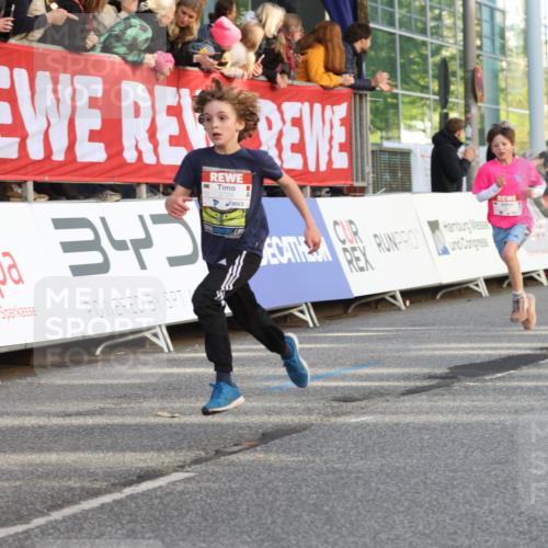 25.04.2025 - Das Zehntel Lena Gebhardt http://msf.ph/oto/7777970 26.04.2025 08:50:32 Ziel 1283, 1458, 1549, 1884, 2098, 2103, 2208, 2349, 2397, 2492, 2517, 2655, 2728, 2800, 2849, 2855, 2874, 3210, 3233, 3445, 3455, 3485, 3520, 3527, 3528, 3774, 3812, 3849, 3872 meine-sportfotos.de