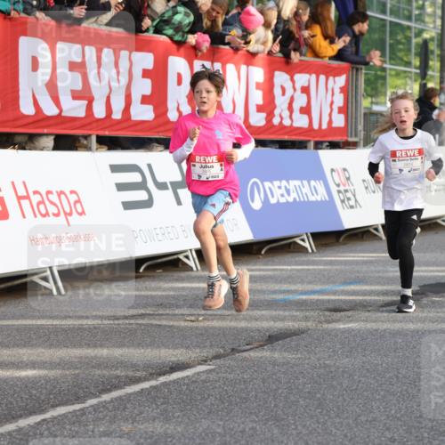 25.04.2025 - Das Zehntel Lena Gebhardt http://msf.ph/oto/7778034 26.04.2025 08:50:34 Ziel 1283, 1458, 1884, 2098, 2103, 2208, 2349, 2397, 2492, 2517, 2655, 2728, 2800, 2849, 2855, 2874, 2920, 3210, 3233, 3445, 3455, 3485, 3520, 3527, 3528, 3774, 3812, 3849, 3872 meine-sportfotos.de