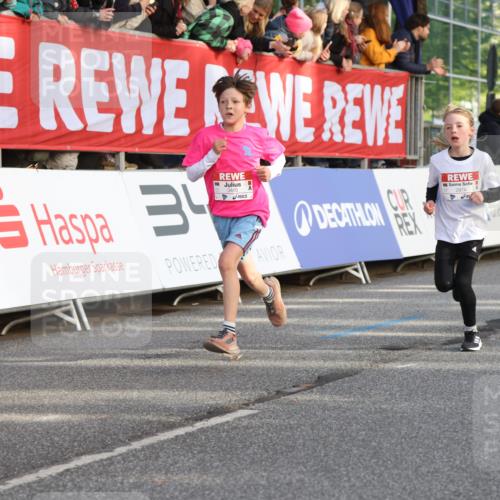 25.04.2025 - Das Zehntel Lena Gebhardt http://msf.ph/oto/7778043 26.04.2025 08:50:34 Ziel 1283, 1458, 1884, 2098, 2103, 2208, 2349, 2397, 2492, 2517, 2655, 2728, 2800, 2849, 2855, 2874, 2920, 3210, 3233, 3445, 3455, 3485, 3520, 3527, 3528, 3774, 3812, 3849, 3872 meine-sportfotos.de