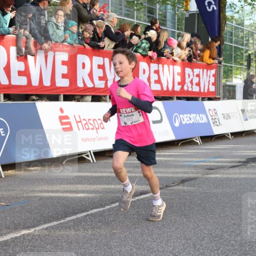 25.04.2025 - Das Zehntel Lena Gebhardt http://msf.ph/oto/7778372 26.04.2025 08:50:43 Ziel 1283, 1458, 1473, 1476, 1884, 2098, 2103, 2156, 2166, 2208, 2349, 2397, 2492, 2517, 2800, 2849, 2852, 2855, 2874, 2903, 2920, 2935, 3210, 3214, 3233, 3445, 3485, 3520, 3527, 3528, 3774, 3812, 3849, 3872 meine-sportfotos.de
