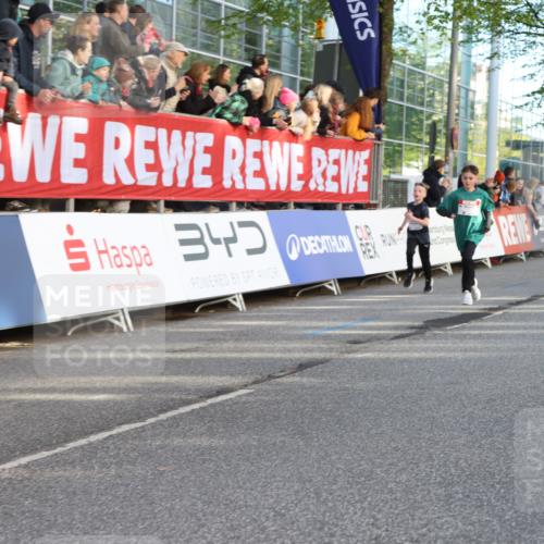 25.04.2025 - Das Zehntel Lena Gebhardt http://msf.ph/oto/7778429 26.04.2025 08:50:44 Ziel 1283, 1458, 1473, 1476, 1884, 2098, 2103, 2156, 2166, 2349, 2397, 2492, 2517, 2643, 2800, 2849, 2852, 2855, 2874, 2903, 2920, 2935, 3210, 3214, 3233, 3445, 3520, 3527, 3528, 3774, 3812, 3849, 3872 meine-sportfotos.de