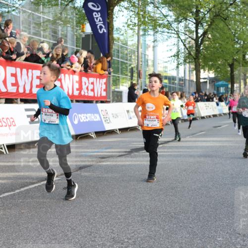 25.04.2025 - Das Zehntel Lena Gebhardt http://msf.ph/oto/7778654 26.04.2025 08:50:47 Ziel 1283, 1458, 1473, 1476, 1884, 2098, 2103, 2156, 2166, 2321, 2349, 2397, 2492, 2517, 2643, 2711, 2731, 2800, 2840, 2849, 2852, 2855, 2903, 2920, 2935, 3210, 3214, 3233, 3445, 3520, 3527, 3528, 3774, 3812, 3849, 3872 meine-sportfotos.de