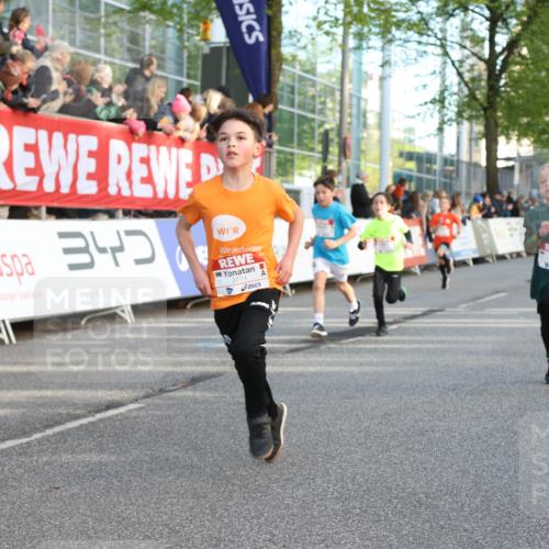 25.04.2025 - Das Zehntel Lena Gebhardt http://msf.ph/oto/7778683 26.04.2025 08:50:47 Ziel 1283, 1458, 1473, 1476, 1884, 2098, 2103, 2156, 2166, 2321, 2349, 2397, 2492, 2517, 2643, 2711, 2731, 2800, 2840, 2849, 2852, 2855, 2903, 2920, 2935, 3210, 3214, 3233, 3445, 3520, 3527, 3528, 3774, 3812, 3849, 3872 meine-sportfotos.de