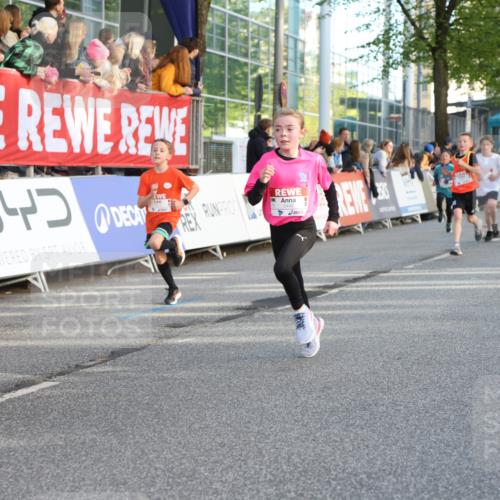 25.04.2025 - Das Zehntel Lena Gebhardt http://msf.ph/oto/7778796 26.04.2025 08:50:49 Ziel 1283, 1458, 1473, 1476, 1884, 2098, 2103, 2156, 2166, 2321, 2325, 2349, 2397, 2492, 2517, 2643, 2711, 2731, 2800, 2840, 2849, 2852, 2855, 2903, 2920, 2935, 3210, 3214, 3445, 3520, 3528, 3774, 3812, 3849, 3872 meine-sportfotos.de
