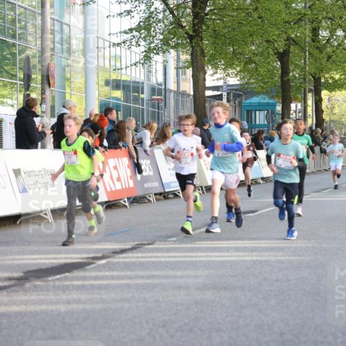 25.04.2025 - Das Zehntel Lena Gebhardt http://msf.ph/oto/7779255 26.04.2025 08:50:58 Ziel 1114, 1458, 1473, 1476, 1484, 1748, 1884, 2098, 2103, 2156, 2166, 2321, 2325, 2392, 2474, 2492, 2643, 2709, 2711, 2731, 2734, 2778, 2800, 2840, 2852, 2855, 2903, 2920, 2935, 3210, 3214, 3445, 3520, 3782, 3812, 3849, 3865, 3872 meine-sportfotos.de