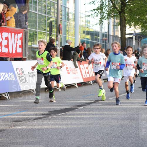 25.04.2025 - Das Zehntel Lena Gebhardt http://msf.ph/oto/7779300 26.04.2025 08:50:59 Ziel 1114, 1473, 1476, 1484, 1748, 1884, 2098, 2103, 2156, 2166, 2321, 2325, 2392, 2474, 2492, 2643, 2709, 2711, 2731, 2734, 2778, 2800, 2840, 2852, 2855, 2903, 2920, 2935, 3210, 3214, 3231, 3445, 3520, 3782, 3812, 3849, 3865, 3872 meine-sportfotos.de