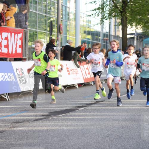 25.04.2025 - Das Zehntel Lena Gebhardt http://msf.ph/oto/7779315 26.04.2025 08:50:59 Ziel 1114, 1473, 1476, 1484, 1748, 1884, 2098, 2103, 2156, 2166, 2321, 2325, 2392, 2474, 2492, 2643, 2709, 2711, 2731, 2734, 2778, 2800, 2840, 2852, 2855, 2903, 2920, 2935, 3210, 3214, 3231, 3445, 3520, 3782, 3812, 3849, 3865, 3872 meine-sportfotos.de