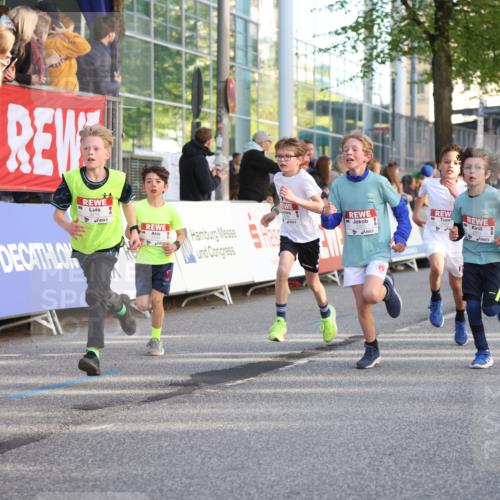 25.04.2025 - Das Zehntel Lena Gebhardt http://msf.ph/oto/7779347 26.04.2025 08:50:59 Ziel 1114, 1473, 1476, 1484, 1748, 1884, 2098, 2103, 2156, 2166, 2321, 2325, 2392, 2474, 2492, 2643, 2709, 2711, 2731, 2734, 2778, 2800, 2840, 2852, 2855, 2903, 2920, 2935, 3210, 3214, 3231, 3445, 3520, 3782, 3812, 3849, 3865, 3872 meine-sportfotos.de