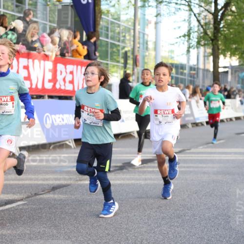 25.04.2025 - Das Zehntel Lena Gebhardt http://msf.ph/oto/7779444 26.04.2025 08:51:01 Ziel 1080, 1087, 1114, 1473, 1476, 1484, 1748, 1884, 2098, 2103, 2156, 2166, 2321, 2325, 2356, 2392, 2474, 2492, 2643, 2709, 2711, 2718, 2731, 2734, 2778, 2800, 2827, 2832, 2840, 2852, 2855, 2903, 2920, 2935, 3210, 3214, 3231, 3445, 3520, 3782, 3812, 3865, 3872 meine-sportfotos.de