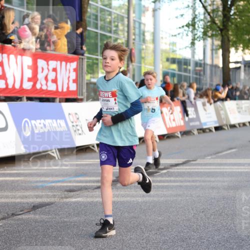 25.04.2025 - Das Zehntel Lena Gebhardt http://msf.ph/oto/7779655 26.04.2025 08:51:05 Ziel 1080, 1087, 1114, 1473, 1476, 1484, 1748, 2156, 2166, 2321, 2325, 2356, 2392, 2474, 2643, 2709, 2711, 2718, 2731, 2734, 2778, 2795, 2800, 2827, 2832, 2840, 2852, 2855, 2903, 2920, 2935, 3040, 3210, 3214, 3231, 3782, 3865 meine-sportfotos.de