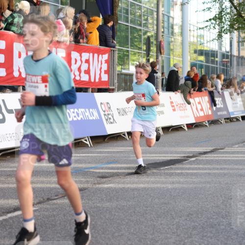 25.04.2025 - Das Zehntel Lena Gebhardt http://msf.ph/oto/7779665 26.04.2025 08:51:05 Ziel 1080, 1087, 1114, 1473, 1476, 1484, 1748, 2156, 2166, 2321, 2325, 2356, 2392, 2474, 2643, 2709, 2711, 2718, 2731, 2734, 2778, 2795, 2800, 2827, 2832, 2840, 2852, 2855, 2903, 2920, 2935, 3040, 3210, 3214, 3231, 3782, 3865 meine-sportfotos.de