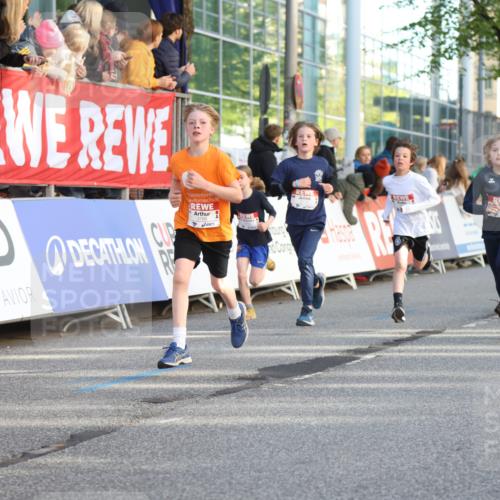 25.04.2025 - Das Zehntel Lena Gebhardt http://msf.ph/oto/7779785 26.04.2025 08:51:12 Ziel 1080, 1087, 1114, 1473, 1484, 1748, 1781, 1787, 1922, 2156, 2321, 2325, 2356, 2392, 2474, 2643, 2667, 2672, 2709, 2711, 2718, 2731, 2734, 2778, 2795, 2827, 2832, 2840, 2852, 2935, 3040, 3231, 3710, 3782, 3808, 3865 meine-sportfotos.de