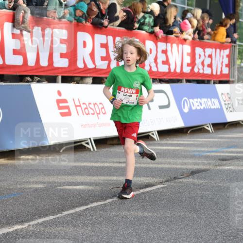 25.04.2025 - Das Zehntel Lena Gebhardt http://msf.ph/oto/7779931 26.04.2025 08:51:16 Ziel 1080, 1087, 1114, 1484, 1748, 1781, 1787, 1922, 2321, 2325, 2356, 2392, 2474, 2643, 2667, 2672, 2709, 2711, 2718, 2731, 2734, 2778, 2795, 2827, 2832, 2840, 2914, 2919, 2935, 3040, 3097, 3231, 3415, 3710, 3782, 3808, 3865 meine-sportfotos.de