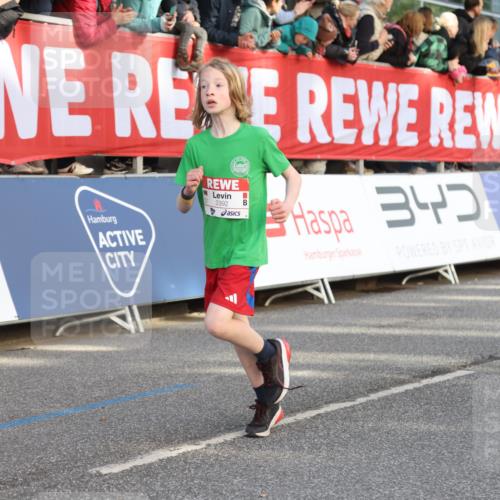 25.04.2025 - Das Zehntel Lena Gebhardt http://msf.ph/oto/7779977 26.04.2025 08:51:16 Ziel 1080, 1087, 1114, 1484, 1748, 1781, 1787, 1922, 2321, 2325, 2356, 2392, 2474, 2643, 2667, 2672, 2709, 2711, 2718, 2731, 2734, 2778, 2795, 2827, 2832, 2840, 2914, 2919, 2935, 3040, 3097, 3231, 3415, 3710, 3782, 3808, 3865 meine-sportfotos.de