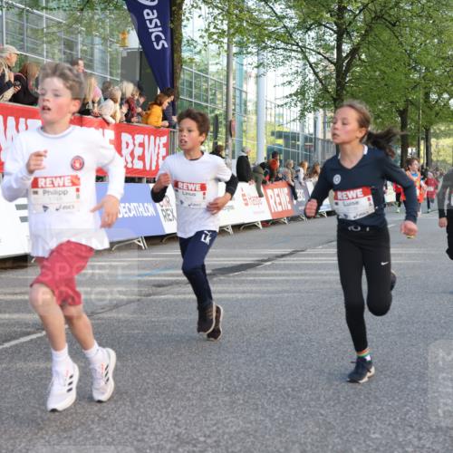 25.04.2025 - Das Zehntel Lena Gebhardt http://msf.ph/oto/7780244 26.04.2025 08:51:22 Ziel 1080, 1087, 1114, 1484, 1488, 1546, 1748, 1757, 1781, 1787, 1922, 1943, 2309, 2325, 2356, 2392, 2474, 2621, 2667, 2672, 2709, 2718, 2734, 2778, 2795, 2827, 2832, 2848, 2914, 2919, 3040, 3097, 3099, 3188, 3231, 3415, 3710, 3782, 3808, 3865, 3877 meine-sportfotos.de