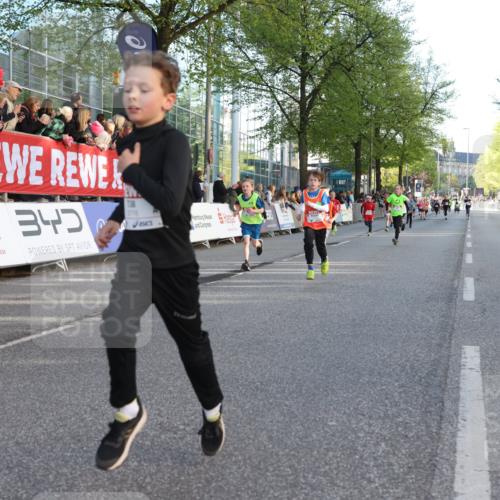 25.04.2025 - Das Zehntel Lena Gebhardt http://msf.ph/oto/7780303 26.04.2025 08:51:24 Ziel 1080, 1087, 1114, 1484, 1488, 1546, 1748, 1757, 1781, 1787, 1922, 1943, 2010, 2309, 2356, 2392, 2474, 2621, 2667, 2672, 2709, 2718, 2734, 2778, 2795, 2827, 2832, 2848, 2853, 2914, 2919, 3040, 3049, 3097, 3099, 3188, 3231, 3415, 3710, 3782, 3808, 3865, 3877 meine-sportfotos.de