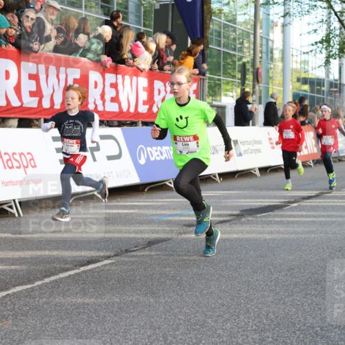 25.04.2025 - Das Zehntel Lena Gebhardt http://msf.ph/oto/7780419 26.04.2025 08:51:27 Ziel 1080, 1087, 1177, 1484, 1488, 1546, 1748, 1757, 1781, 1787, 1922, 1943, 2010, 2213, 2309, 2348, 2356, 2392, 2474, 2621, 2667, 2672, 2684, 2709, 2718, 2734, 2778, 2795, 2827, 2832, 2848, 2853, 2907, 2914, 2919, 2960, 3040, 3049, 3097, 3099, 3188, 3231, 3415, 3710, 3808, 3865, 3877 meine-sportfotos.de