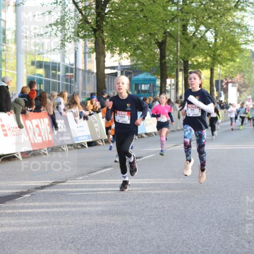 25.04.2025 - Das Zehntel Lena Gebhardt http://msf.ph/oto/7780604 26.04.2025 08:51:32 Ziel 1080, 1087, 1113, 1177, 1484, 1488, 1546, 1748, 1757, 1781, 1787, 1922, 1943, 2010, 2213, 2309, 2348, 2356, 2392, 2474, 2505, 2621, 2644, 2667, 2672, 2684, 2700, 2709, 2718, 2778, 2779, 2795, 2827, 2832, 2848, 2853, 2907, 2914, 2919, 2960, 2975, 3040, 3049, 3066, 3097, 3099, 3188, 3231, 3415, 3486, 3538, 3710, 3808, 3877 meine-sportfotos.de