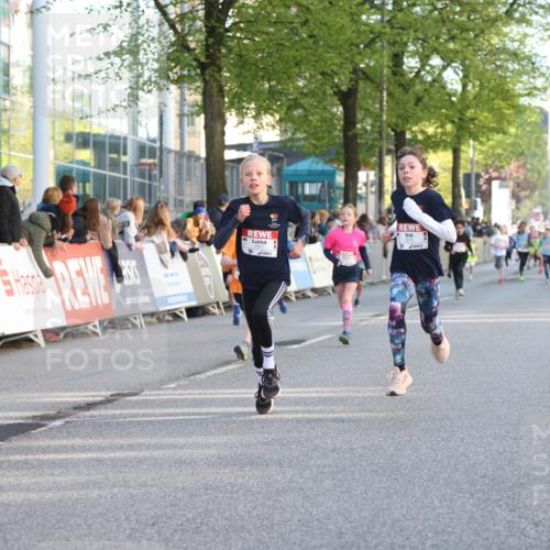 25.04.2025 - Das Zehntel Lena Gebhardt http://msf.ph/oto/7780612 26.04.2025 08:51:32 Ziel 1080, 1087, 1113, 1177, 1484, 1488, 1546, 1748, 1757, 1781, 1787, 1922, 1943, 2010, 2213, 2309, 2348, 2356, 2392, 2474, 2505, 2621, 2644, 2667, 2672, 2684, 2700, 2709, 2718, 2778, 2779, 2795, 2827, 2832, 2848, 2853, 2907, 2914, 2919, 2960, 2975, 3040, 3049, 3066, 3097, 3099, 3188, 3231, 3415, 3486, 3538, 3710, 3808, 3877 meine-sportfotos.de