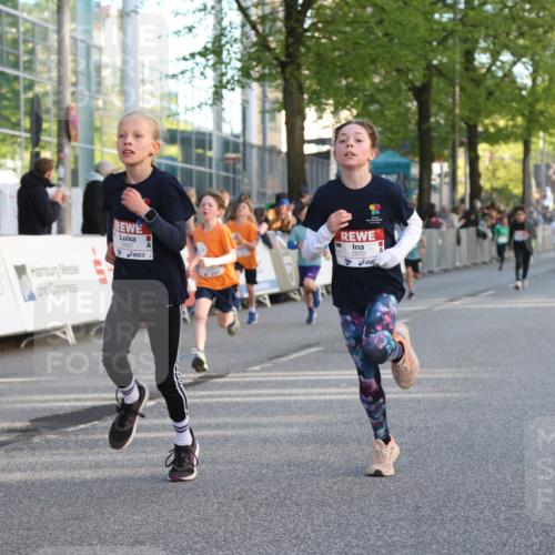 25.04.2025 - Das Zehntel Lena Gebhardt http://msf.ph/oto/7780648 26.04.2025 08:51:33 Ziel 1080, 1087, 1113, 1177, 1488, 1546, 1748, 1757, 1781, 1787, 1922, 1943, 2010, 2213, 2309, 2348, 2356, 2392, 2474, 2505, 2621, 2644, 2667, 2672, 2684, 2700, 2718, 2779, 2795, 2827, 2832, 2848, 2853, 2907, 2914, 2919, 2960, 2975, 3040, 3049, 3066, 3097, 3099, 3188, 3231, 3415, 3486, 3538, 3710, 3808, 3877 meine-sportfotos.de