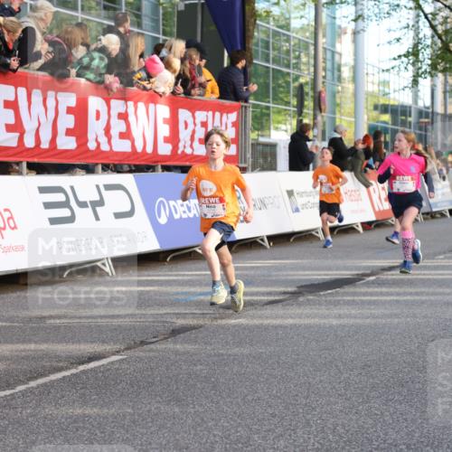 25.04.2025 - Das Zehntel Lena Gebhardt http://msf.ph/oto/7780707 26.04.2025 08:51:35 Ziel 1080, 1087, 1113, 1171, 1177, 1488, 1546, 1621, 1757, 1781, 1787, 1922, 1943, 2010, 2213, 2309, 2348, 2356, 2481, 2505, 2621, 2644, 2667, 2672, 2684, 2700, 2718, 2779, 2795, 2827, 2832, 2848, 2853, 2907, 2914, 2919, 2960, 2975, 3040, 3049, 3066, 3097, 3099, 3188, 3415, 3486, 3538, 3710, 3808, 3856, 3877 meine-sportfotos.de