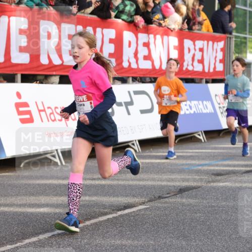 25.04.2025 - Das Zehntel Lena Gebhardt http://msf.ph/oto/7780782 26.04.2025 08:51:37 Ziel 1112, 1113, 1171, 1177, 1488, 1546, 1621, 1757, 1781, 1787, 1922, 1943, 2010, 2213, 2309, 2348, 2481, 2505, 2621, 2644, 2667, 2672, 2684, 2700, 2779, 2795, 2848, 2853, 2907, 2914, 2919, 2960, 2975, 3040, 3049, 3066, 3097, 3099, 3188, 3415, 3486, 3538, 3710, 3808, 3856, 3873, 3877 meine-sportfotos.de