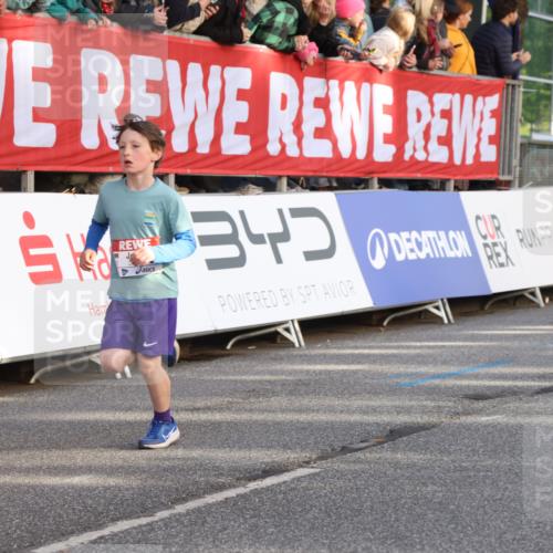 25.04.2025 - Das Zehntel Lena Gebhardt http://msf.ph/oto/7780875 26.04.2025 08:51:38 Ziel 1112, 1113, 1171, 1177, 1488, 1546, 1621, 1757, 1781, 1787, 1922, 1943, 2010, 2213, 2309, 2348, 2481, 2505, 2621, 2644, 2667, 2672, 2684, 2700, 2779, 2795, 2848, 2853, 2907, 2914, 2919, 2960, 2975, 3049, 3066, 3097, 3099, 3188, 3415, 3486, 3538, 3710, 3808, 3856, 3873, 3877 meine-sportfotos.de