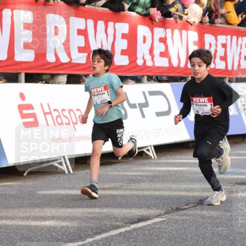 25.04.2025 - Das Zehntel Lena Gebhardt http://msf.ph/oto/7780964 26.04.2025 08:51:40 Ziel 1112, 1113, 1171, 1177, 1488, 1546, 1621, 1757, 1781, 1787, 1922, 1943, 2010, 2213, 2309, 2348, 2481, 2505, 2621, 2644, 2667, 2672, 2684, 2700, 2779, 2795, 2848, 2853, 2907, 2914, 2919, 2960, 2975, 3049, 3066, 3097, 3099, 3188, 3415, 3486, 3538, 3710, 3808, 3856, 3873, 3877 meine-sportfotos.de