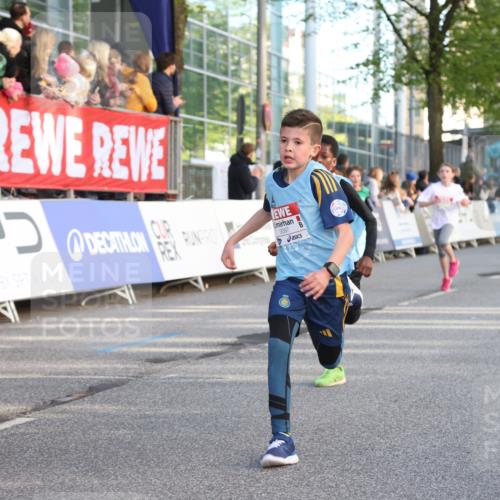 25.04.2025 - Das Zehntel Lena Gebhardt http://msf.ph/oto/7781029 26.04.2025 08:51:41 Ziel 1112, 1113, 1171, 1177, 1488, 1546, 1621, 1757, 1781, 1787, 1922, 1943, 2010, 2213, 2309, 2348, 2481, 2505, 2621, 2644, 2667, 2672, 2684, 2700, 2779, 2848, 2853, 2907, 2914, 2919, 2960, 2975, 3049, 3066, 3097, 3099, 3188, 3415, 3486, 3538, 3710, 3720, 3808, 3856, 3873, 3877 meine-sportfotos.de