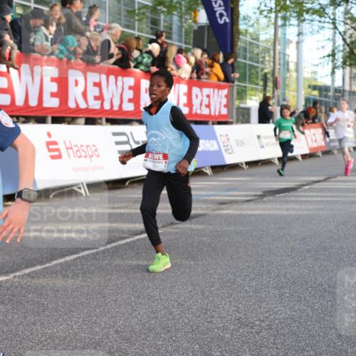 25.04.2025 - Das Zehntel Lena Gebhardt http://msf.ph/oto/7781094 26.04.2025 08:51:42 Ziel 1112, 1113, 1171, 1177, 1488, 1546, 1621, 1757, 1781, 1787, 1922, 1943, 2010, 2213, 2309, 2348, 2481, 2505, 2621, 2644, 2667, 2672, 2684, 2700, 2779, 2848, 2853, 2907, 2914, 2919, 2960, 2975, 3049, 3066, 3097, 3099, 3188, 3415, 3486, 3538, 3710, 3720, 3808, 3856, 3873, 3877 meine-sportfotos.de