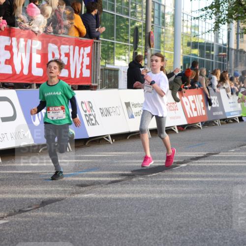 25.04.2025 - Das Zehntel Lena Gebhardt http://msf.ph/oto/7781159 26.04.2025 08:51:43 Ziel 1112, 1113, 1171, 1177, 1488, 1546, 1621, 1757, 1781, 1788, 1922, 1943, 2010, 2213, 2309, 2348, 2481, 2505, 2621, 2644, 2667, 2672, 2684, 2700, 2779, 2848, 2853, 2907, 2914, 2919, 2960, 2975, 3049, 3066, 3097, 3099, 3188, 3415, 3486, 3538, 3710, 3720, 3808, 3856, 3873, 3877 meine-sportfotos.de