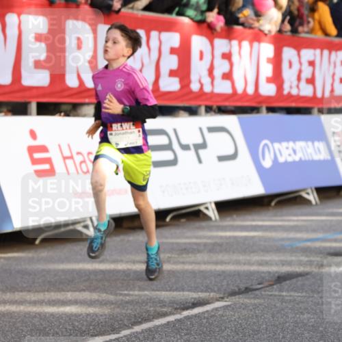 25.04.2025 - Das Zehntel Lena Gebhardt http://msf.ph/oto/7781372 26.04.2025 08:51:47 Ziel 1112, 1113, 1171, 1177, 1232, 1488, 1546, 1621, 1757, 1788, 1943, 2010, 2213, 2309, 2348, 2481, 2505, 2621, 2644, 2684, 2700, 2779, 2848, 2853, 2907, 2914, 2919, 2960, 2975, 3049, 3066, 3097, 3099, 3188, 3404, 3415, 3486, 3538, 3720, 3808, 3856, 3873, 3877 meine-sportfotos.de