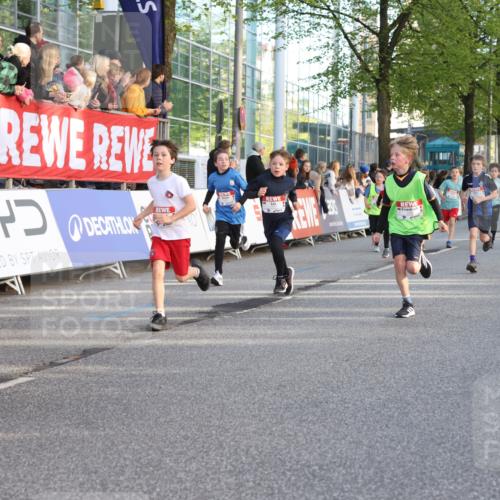 25.04.2025 - Das Zehntel Lena Gebhardt http://msf.ph/oto/7781401 26.04.2025 08:51:48 Ziel 1112, 1113, 1171, 1177, 1232, 1488, 1546, 1621, 1757, 1788, 1943, 2010, 2213, 2309, 2348, 2481, 2505, 2621, 2644, 2684, 2700, 2779, 2848, 2853, 2907, 2914, 2919, 2960, 2975, 3049, 3066, 3097, 3099, 3188, 3404, 3415, 3450, 3486, 3538, 3720, 3856, 3873, 3877 meine-sportfotos.de