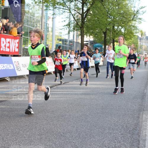 25.04.2025 - Das Zehntel Lena Gebhardt http://msf.ph/oto/7781454 26.04.2025 08:51:50 Ziel 1112, 1113, 1171, 1177, 1208, 1232, 1488, 1546, 1621, 1654, 1757, 1788, 1939, 1943, 2010, 2015, 2213, 2309, 2348, 2481, 2505, 2621, 2644, 2684, 2700, 2779, 2848, 2853, 2907, 2914, 2960, 2975, 3049, 3066, 3099, 3188, 3404, 3415, 3450, 3486, 3538, 3595, 3720, 3856, 3873, 3877 meine-sportfotos.de