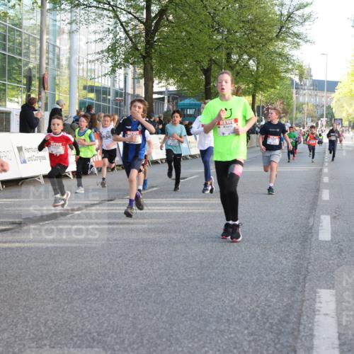 25.04.2025 - Das Zehntel Lena Gebhardt http://msf.ph/oto/7781471 26.04.2025 08:51:50 Ziel 1112, 1113, 1171, 1177, 1208, 1232, 1488, 1546, 1621, 1654, 1757, 1788, 1939, 1943, 2010, 2015, 2213, 2309, 2348, 2481, 2505, 2621, 2644, 2684, 2700, 2779, 2848, 2853, 2907, 2914, 2960, 2975, 3049, 3066, 3099, 3188, 3404, 3415, 3450, 3486, 3538, 3595, 3720, 3856, 3873, 3877 meine-sportfotos.de