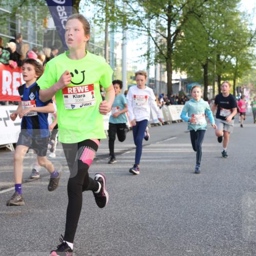 25.04.2025 - Das Zehntel Lena Gebhardt http://msf.ph/oto/7781561 26.04.2025 08:51:51 Ziel 1112, 1113, 1171, 1177, 1208, 1232, 1488, 1546, 1621, 1654, 1757, 1788, 1939, 1943, 2010, 2015, 2213, 2309, 2348, 2481, 2505, 2621, 2644, 2684, 2700, 2779, 2848, 2853, 2907, 2914, 2960, 2975, 3049, 3060, 3066, 3099, 3188, 3404, 3450, 3486, 3516, 3530, 3538, 3595, 3720, 3856, 3873, 3877 meine-sportfotos.de